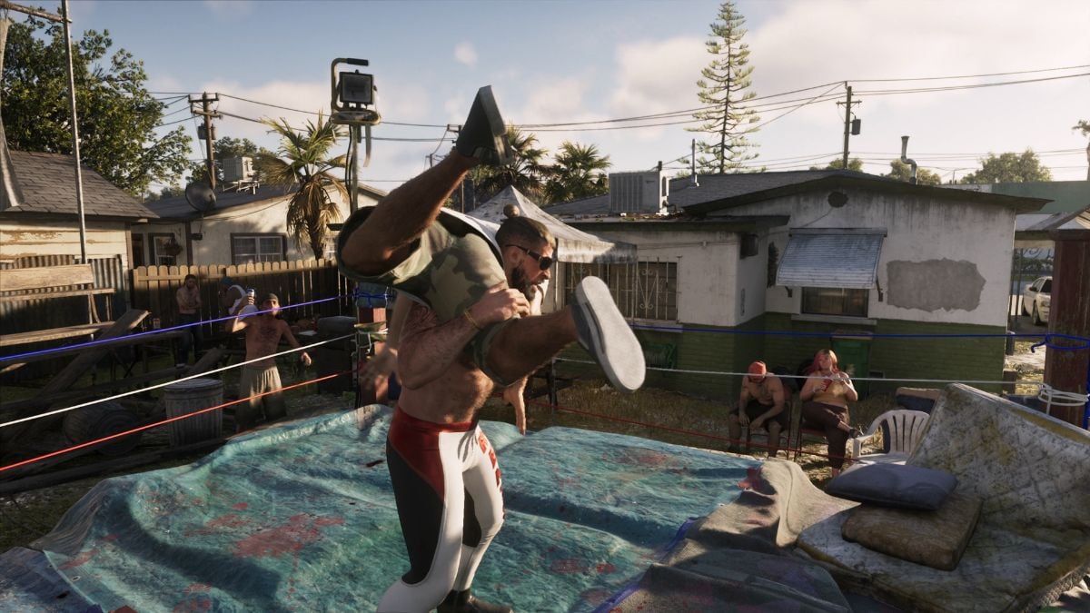 Deux catcheurs sur un ring de fortune dans une arrière-cour de Vice City, GTA VI