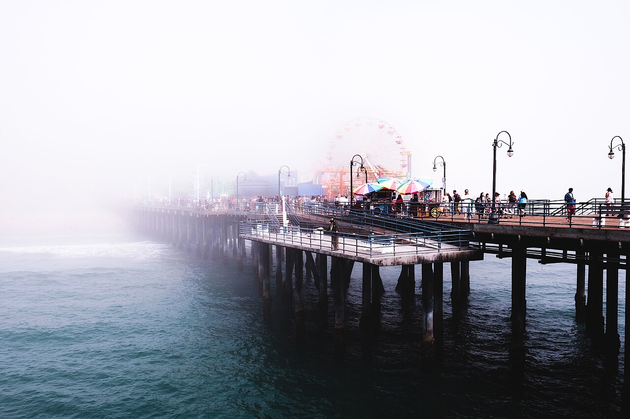 La promenade de Venice Beach à Los Angeles, modèle de Vespucci Beach
