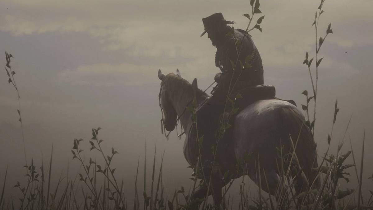 Silhouette d’Arthur Morgan à cheval dans la brume, Red Dead Redemption 2