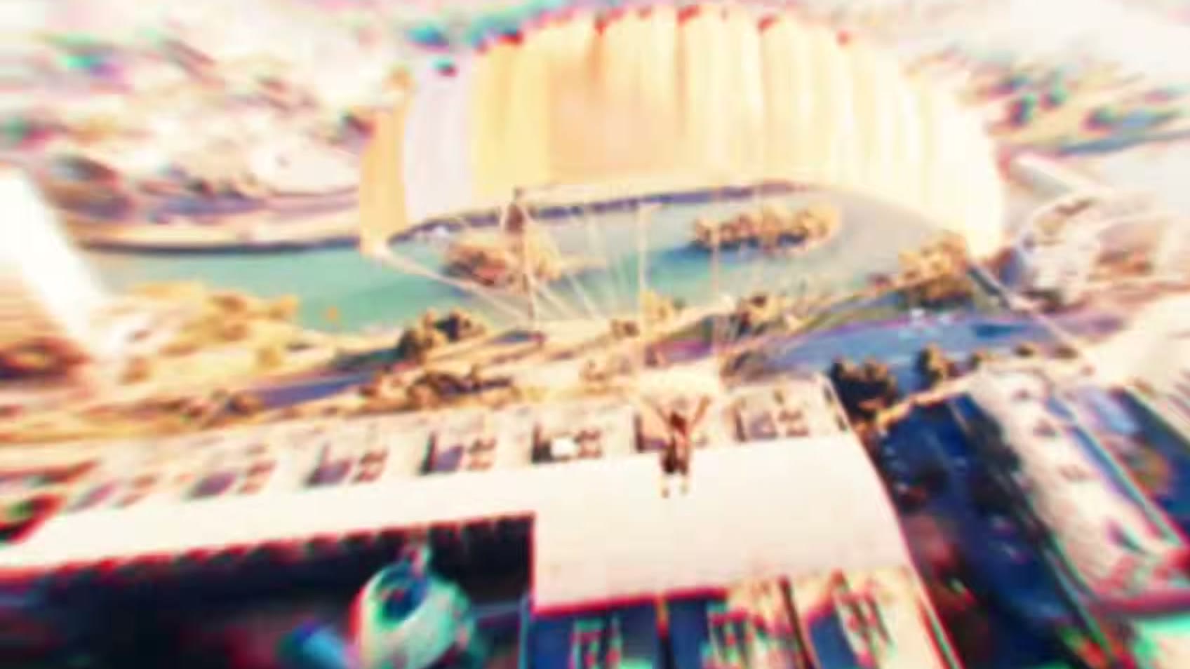 La caméra s’envole au-dessus de Vice City dans un flash coloré pendant le passage de Lucia à Jason, dans l’Extended Look de GTA VI