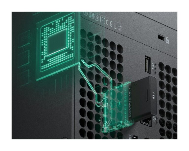 Carte d'extension de stockage Seagate insérée dans une Xbox Series X