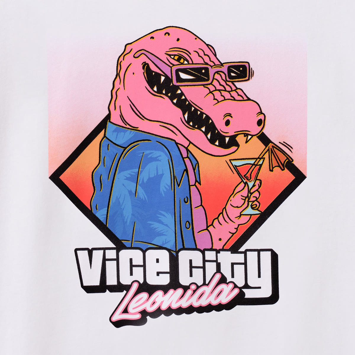 T-shirt blanc illustré de Macca the Gator en lunettes de soleil, un cocktail à la main, avec l’inscription Vice City Leonida