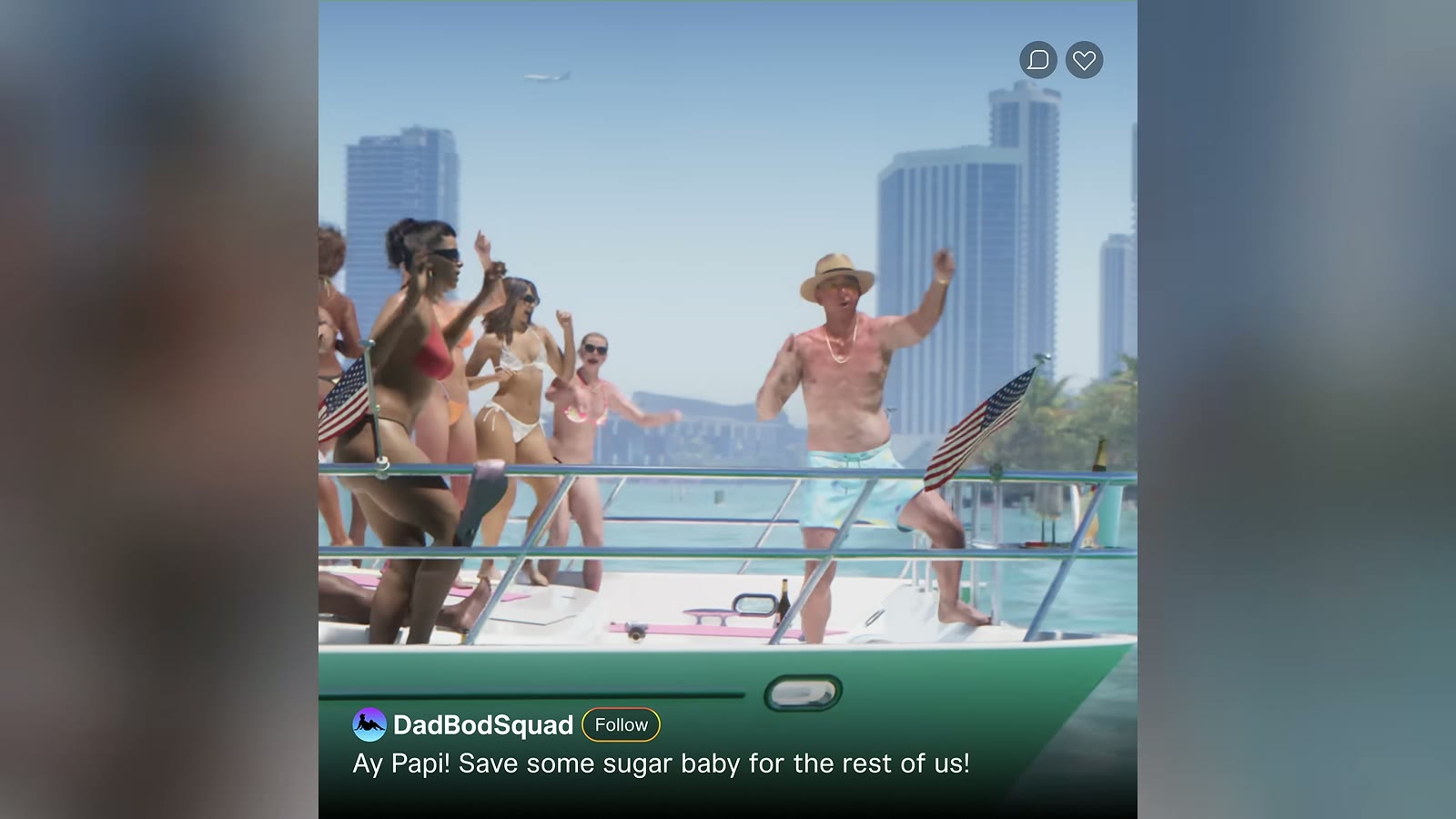Une vidéo verticale publiée par le compte DadBodSquad montre une fête sur un bateau