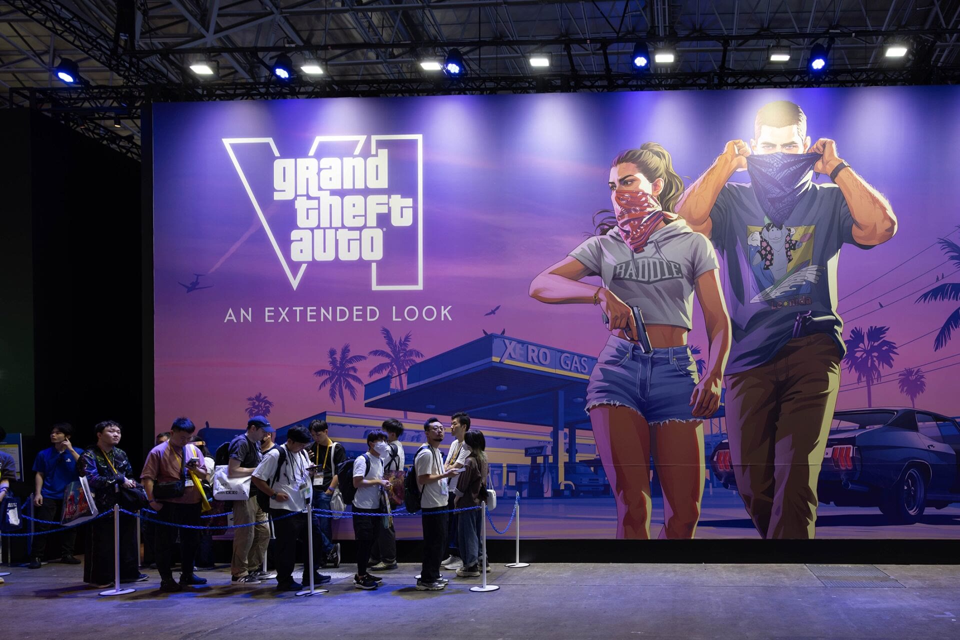 Des visiteurs font la queue devant un écran géant de GTA VI An Extended Look au Tokyo Game Show 2026