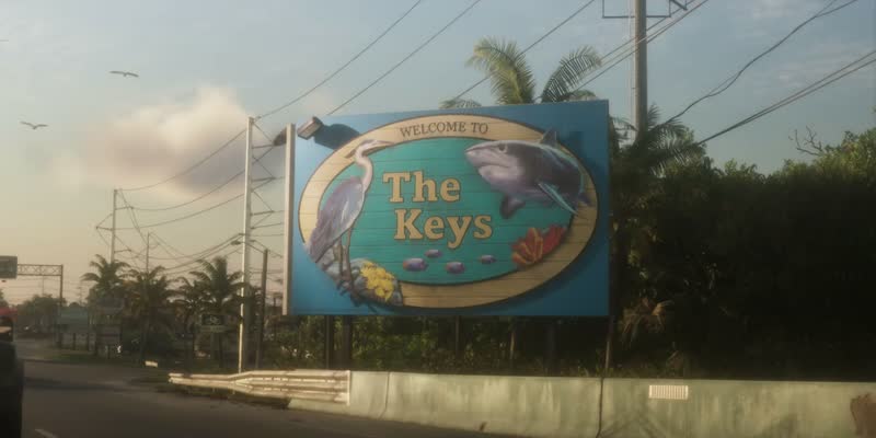 Trailer de lancement : Route des Keys et panneau de bienvenue