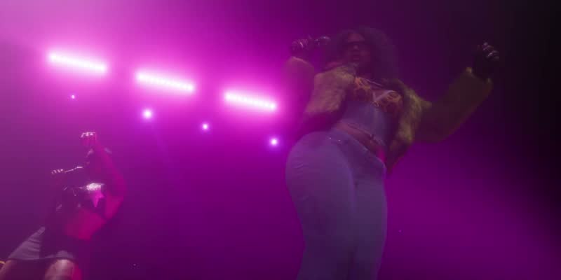 Trailer de lancement : Concert de rap en boîte de nuit